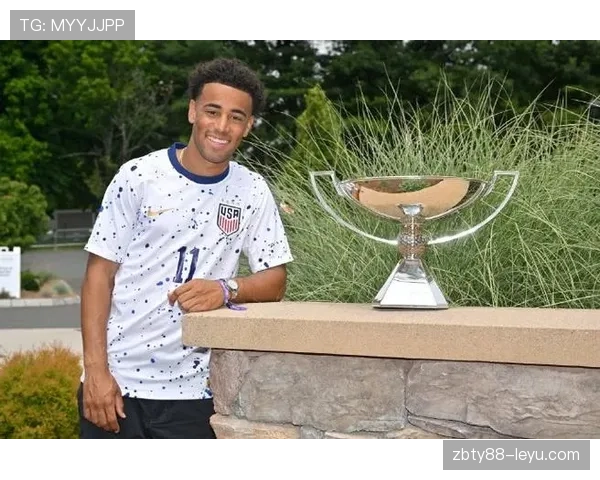 英超巨星亚当斯赛季初表现引发广泛关注,未来潜力值得期待 英超巨星亚当斯赛季初表现引发广泛关注,未来潜力值得期待