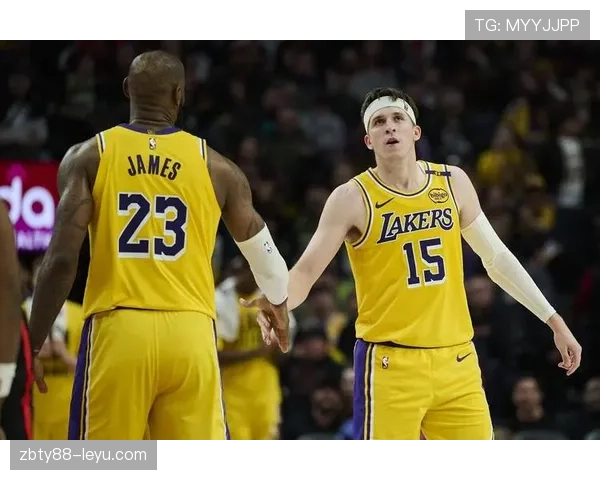 里夫斯挡拆为詹姆斯制造空位投篮效率较上季显著提升